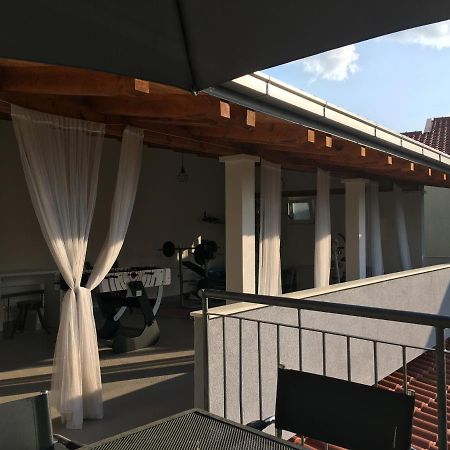 Villa Vlade- From The Heated Pool To The Beach In 1 Minute Jesenice  Eksteriør bilde