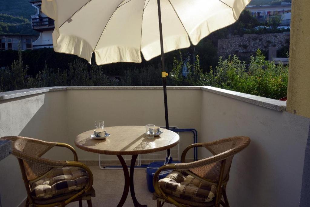 Villa Vlade- From The Heated Pool To The Beach In 1 Minute Jesenice  Eksteriør bilde